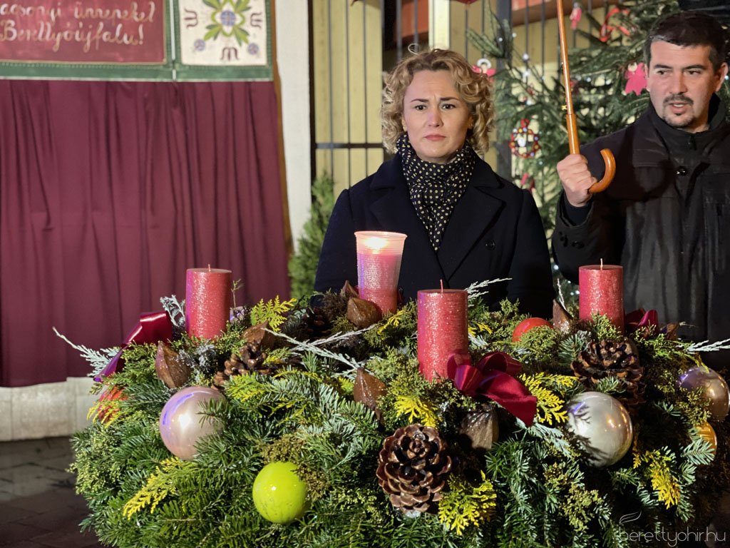 Betlehemi szárnyas oltárt nyitottunk 35